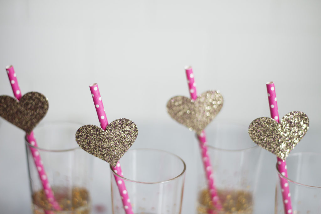 5 Minute DIY: Gold Heart Straws, The Blondielocks