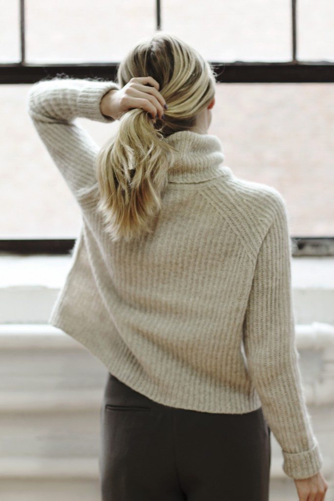 aritzia_loveland_sweater_9