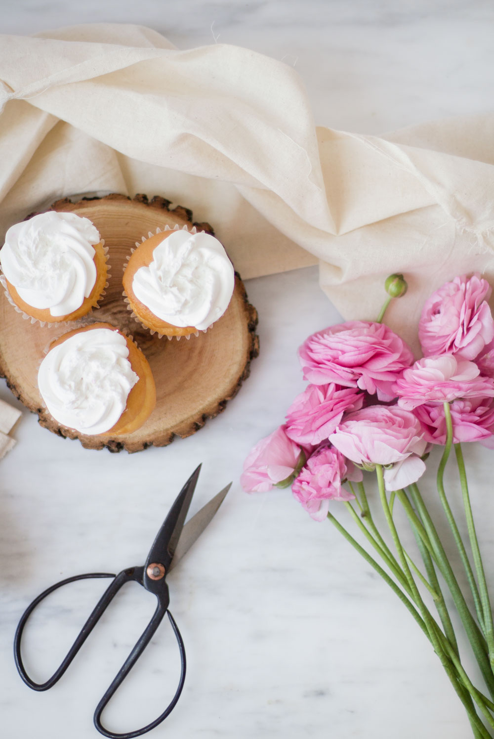 floral-cupcakes-2