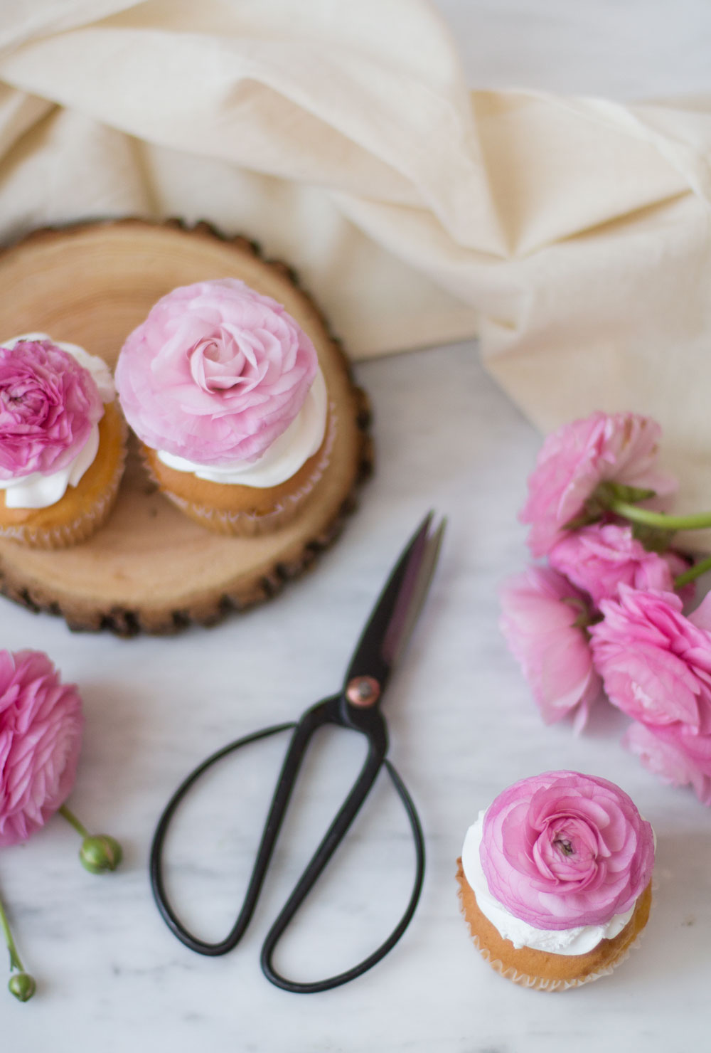 floral-cupcakes-4