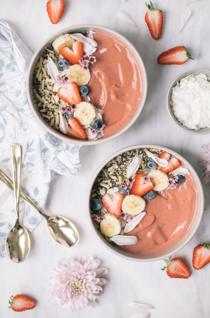 The Best Smoothie Bowl | The Blondielocks | Life + Style