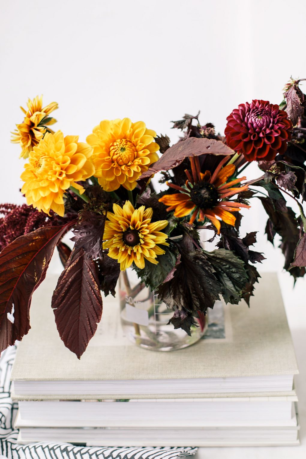How To Make An Eerie Halloween Flower Arrangement The Blondielocks