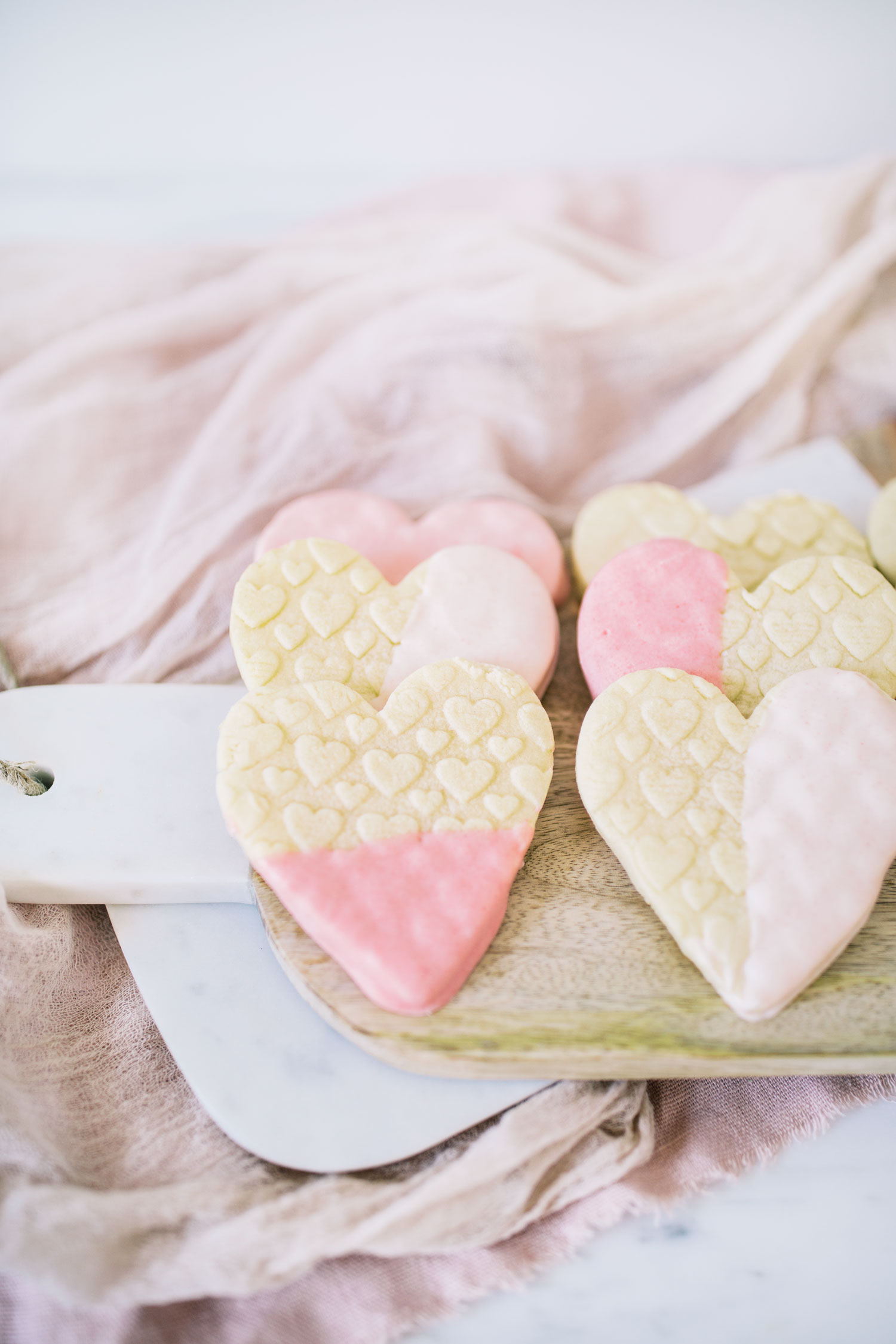 Ombré Chocolate Dipped Embossed Sugar Cookies for Valentine's Day | The ...