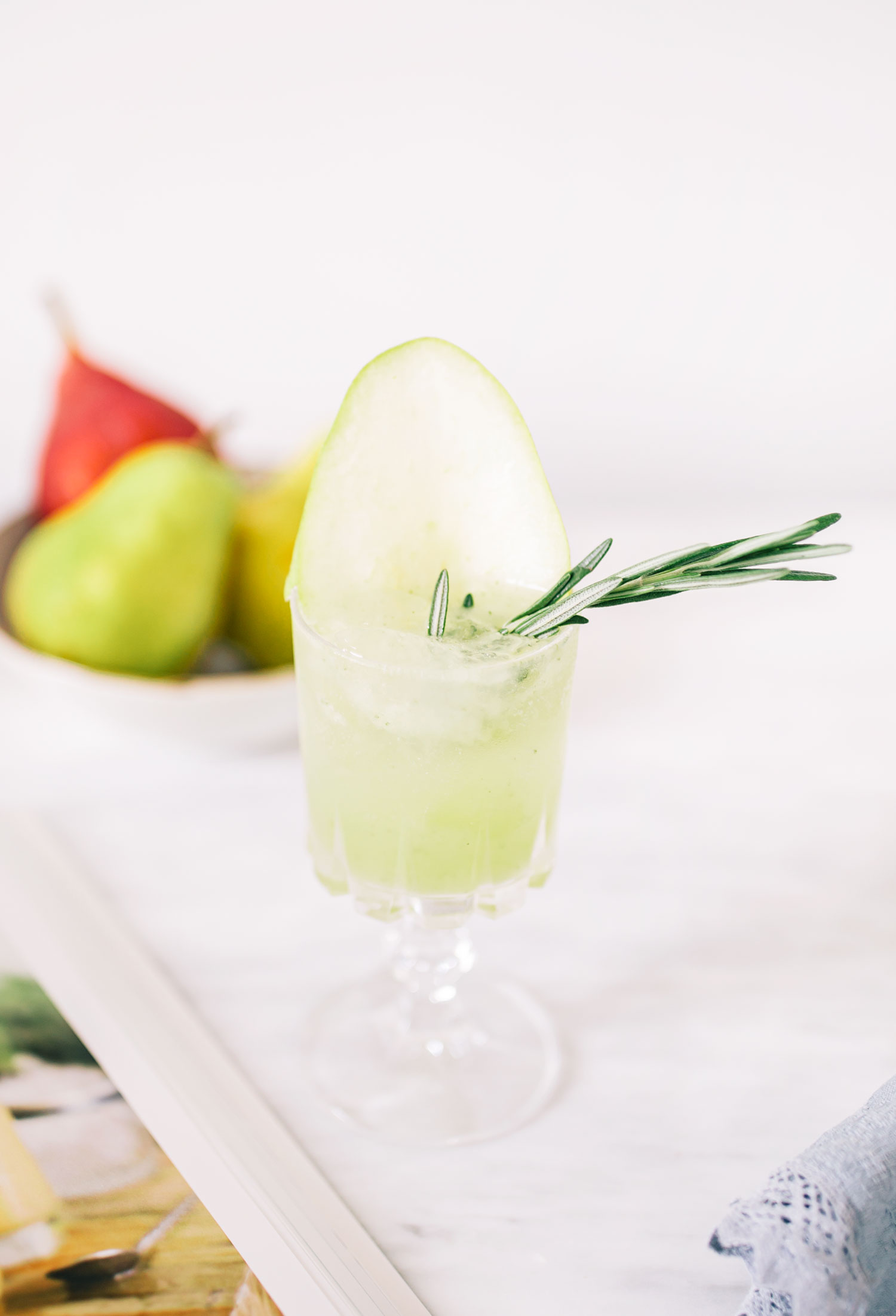 Sparkling Spiced Pear Pitcher Cocktail - kiyafries recipes